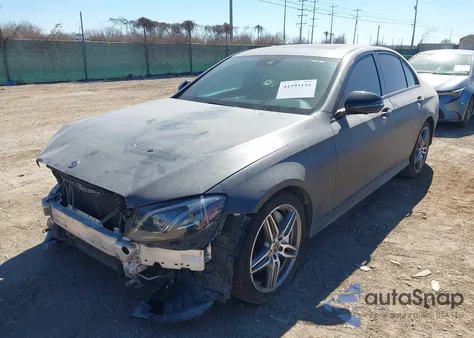 2019 Mercedes-Benz E 300 z USA, uszkodzony, nr VIN WDDZF4JB7KA508868